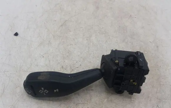 BMW 5 E60 E61 Indicator stalk 8363668M 0110401025