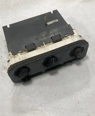 Volvo S70 V70 V70 XC Climate control unit 9171552