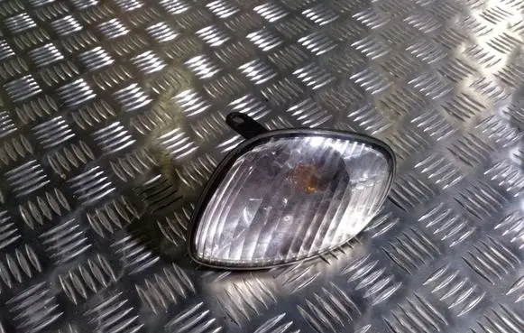 Toyota Corolla E120 E130 Front indicator light 8151012890 8152012870