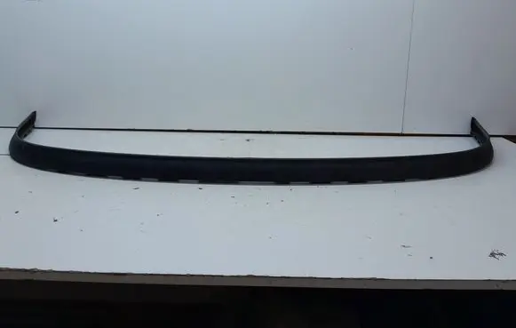 Front bumper lip