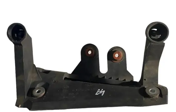 BMW 5 E60 E61 Sway bar bush bracket, front 6761207