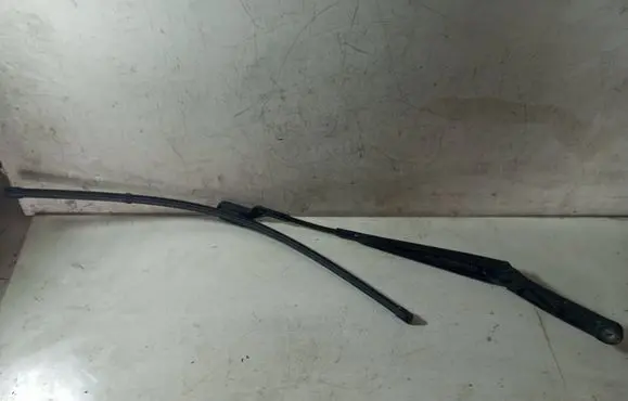 Volkswagen PASSAT B6 Front wiper blade arm 3C1955409C