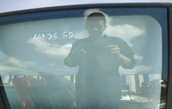 Nissan Almera N16 Rear door window glass