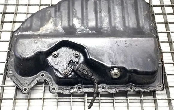 Volkswagen PASSAT B7 Oil sump CDA