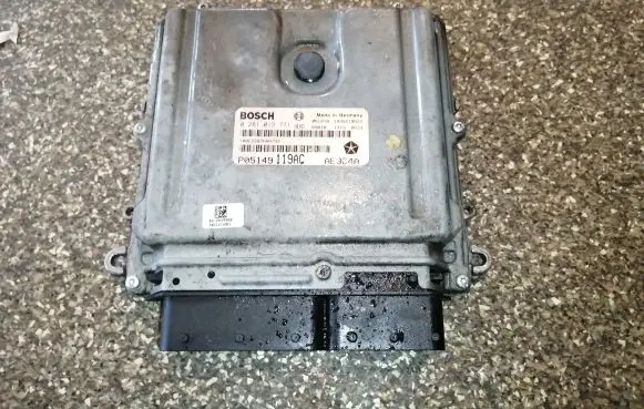 Chrysler 300 - 300C Engine control unit/module P05149119AC 0281013771