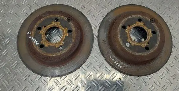 Toyota Prius+ (ZVW40) Rear brake disc