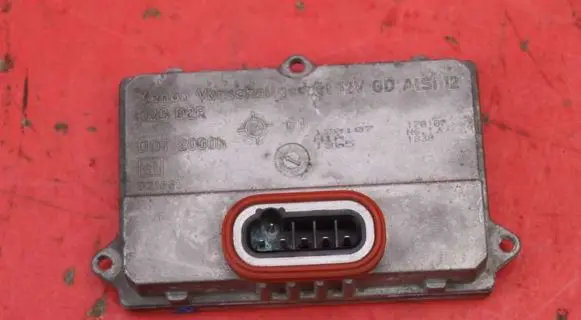 Opel Vectra C Voltage converter/converter module 5DV008290-00