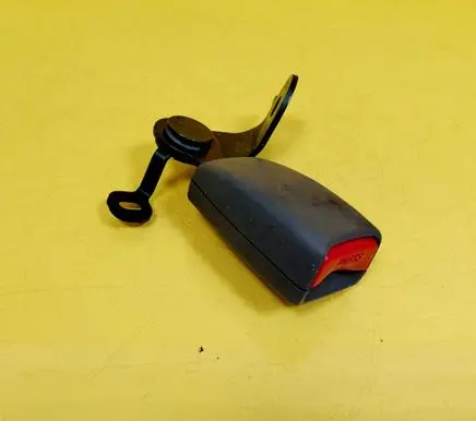 Lexus GS 300 400 430 Rear seatbelt buckle 