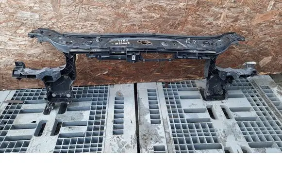 Renault Megane II Radiator support slam panel