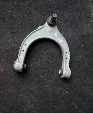 BMW 5 G30 G31 Front lower control arm/wishbone 6861185
