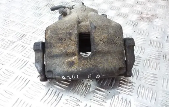 Volkswagen PASSAT B7 Front brake caliper