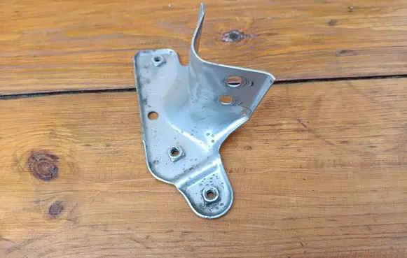 Skoda Fabia Mk2 (5J) Fender mounting bracket 5J0821142
