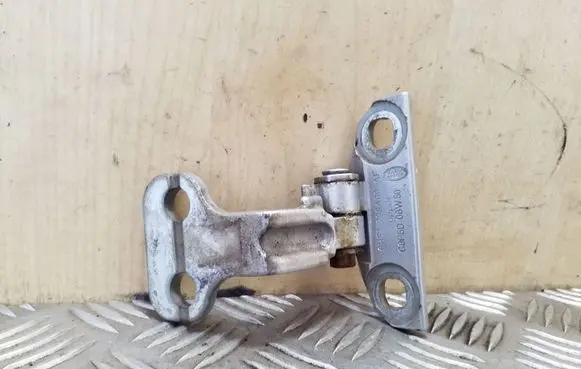 Land Rover Freelander 2 - LR2 Front door upper hinge 6H52228A66AF