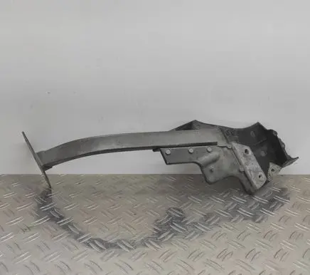 Audi A8 S8 D4 4H Fender mounting bracket 4H0821233