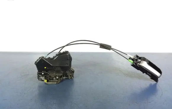 Suzuki Grand Vitara II Front door lock 