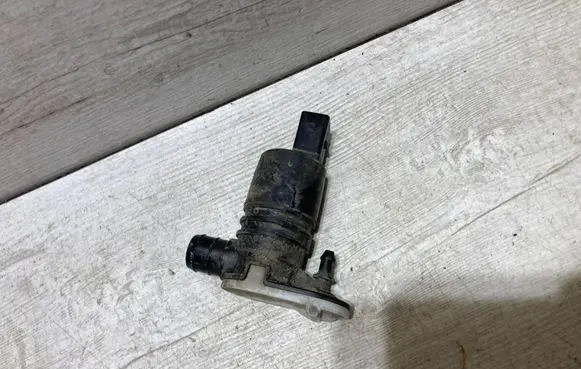 Ford Focus Windscreen/windshield washer pump JX7B17K624AA