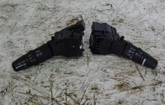 Nissan Almera N16 Other switches/knobs/shifts 25540AV600