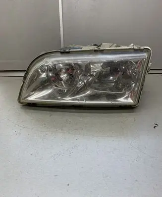 Volvo S40, V40 Headlight/headlamp 30899682