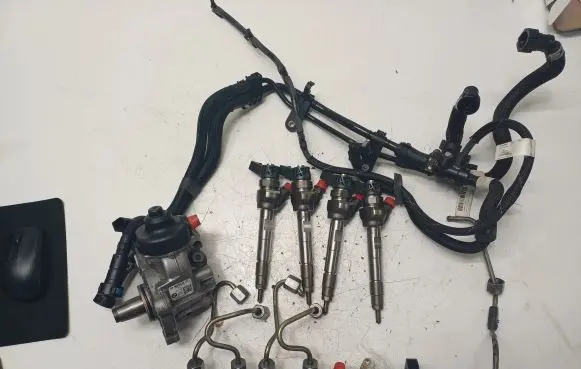 BMW 1 E82 E88 Fuel injection system set 0445010764 0445214315 851415402