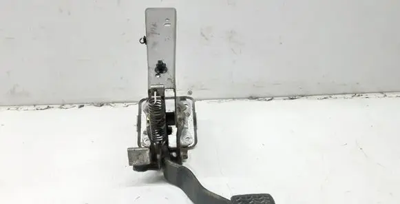 Toyota Avensis Verso Brake pedal