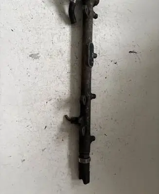 Mercedes-Benz E W211 Fuel main line pipe A6110700095