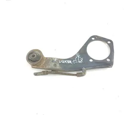 Hyundai Terracan Front differential bracket 