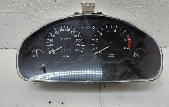 Mitsubishi Carisma Speedometer (instrument cluster) MR270100