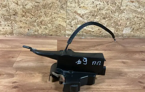Mercedes-Benz ML W163 Front door lock A1637203235