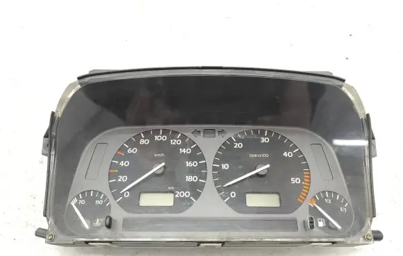 Volkswagen Golf III Speedometer (instrument cluster) 1H0919864K 6160633050