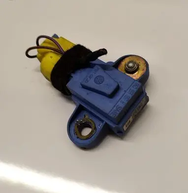 Volkswagen Golf V Airbag deployment crash/impact sensor 1K0955557B