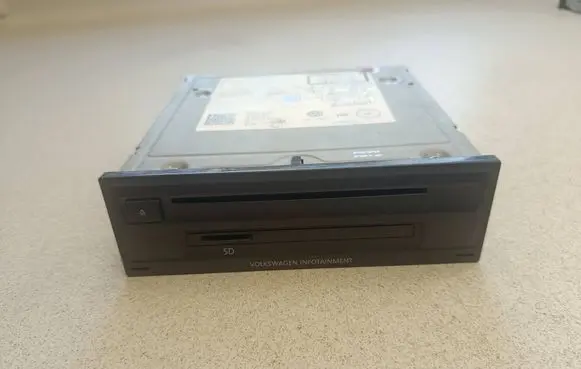 Volkswagen PASSAT B8 Radio/CD/DVD/GPS head unit 3Q0035824B