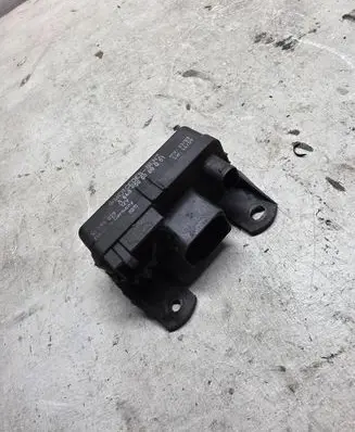 Mercedes-Benz E W211 Glow plug pre-heat relay A6489000000 51299029
