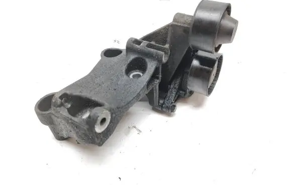 Nissan NV300 Generator/alternator bracket 117105124R