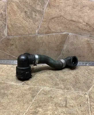 BMW 5 G30 G31 Engine coolant pipe/hose 8518749