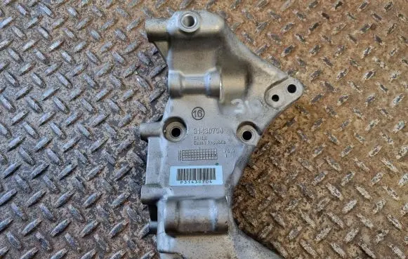 Volvo XC60 Generator/alternator bracket 31430704