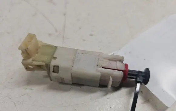 Opel Zafira A Brake pedal sensor switch 90492444
