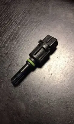 BMW 7 E38 Intake air temperature sensor 1739510