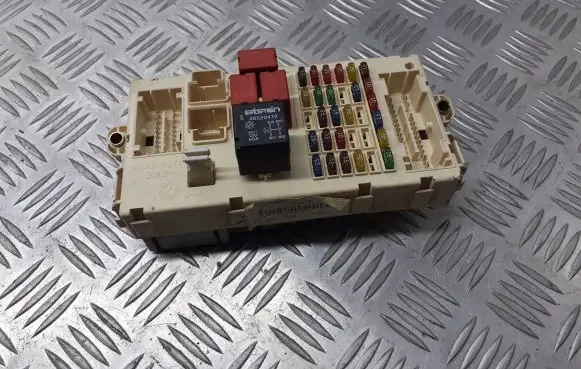 Fiat Stilo Fuse box cover 46750594