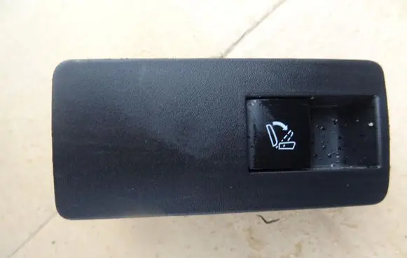 Opel Insignia B Seat control switch 13333631