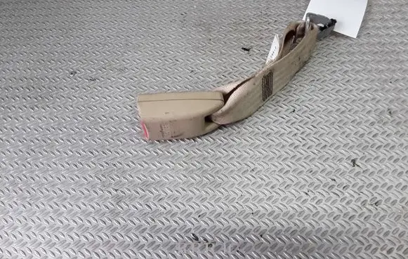 Subaru Forester SG Middle seatbelt buckle (rear) 