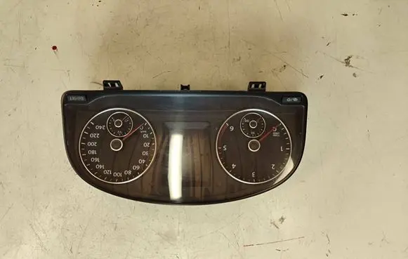 Speedometer (instrument cluster)