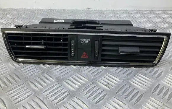 Skoda Rapid (NH) Dash center air vent grill 5JA820951B