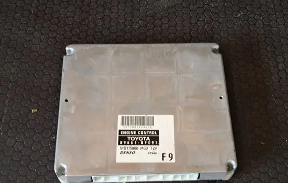 Toyota Corolla Verso AR10 Engine control unit/module 896610F091 1758009430 MB1758009430