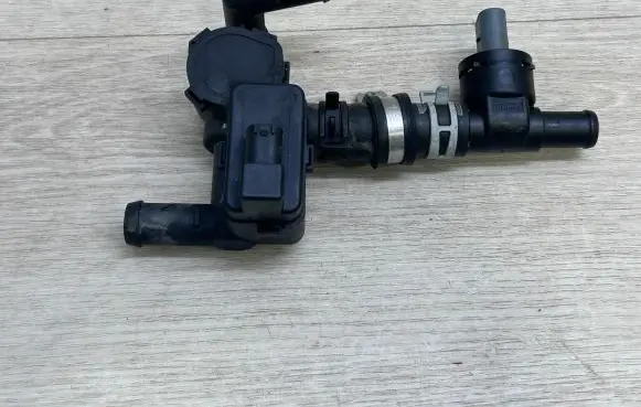 Porsche Cayenne (92A) Coolant heater control valve 7P5819824