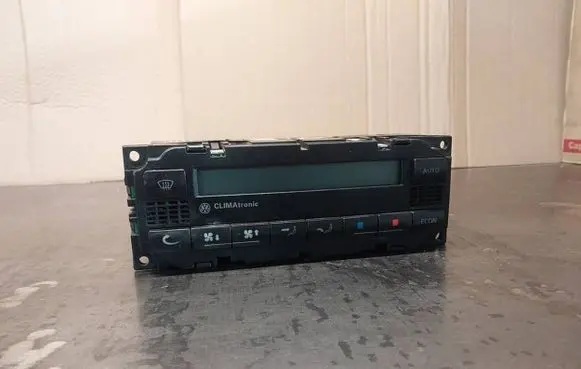 Volkswagen PASSAT B5 Climate control unit 3B1907044D