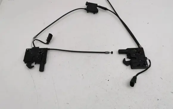 Audi A1 Engine bonnet/hood lock/catch