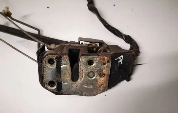 Mazda 626 Front door lock 