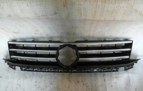 Volkswagen Caddy Front bumper upper radiator grill 2K5853653A