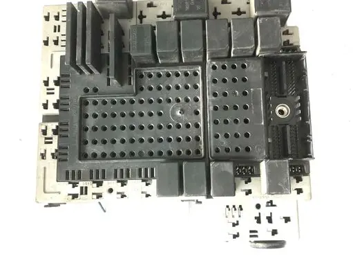 Volvo XC90 Fuse module 08679899