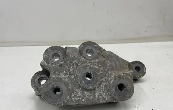 Opel Astra K Engine mounting bracket 13364007